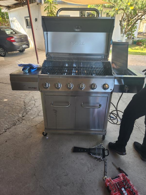 Deluxe 6-Burner Gas Grill - Searing Side Burner & Rotisserie