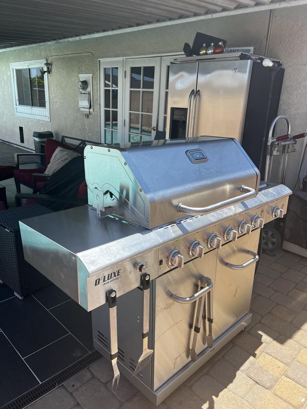 Deluxe 6-Burner Gas Grill - Searing Side Burner & Rotisserie