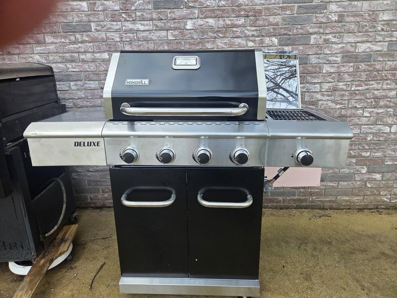 Deluxe 4-Burner Gas Grill with Searing Side Burner | Nexgrill