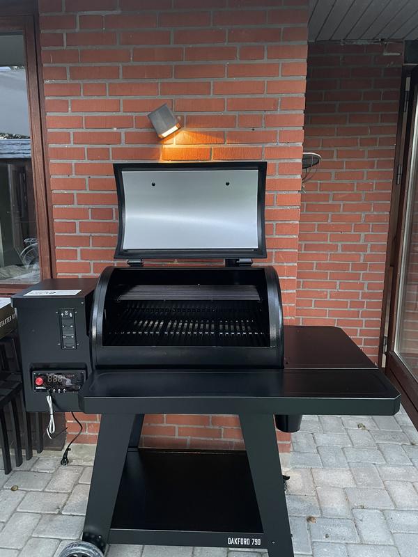 Oakford™ 580 Pellet Grill | Nexgrill