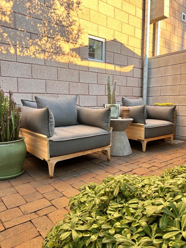 Bluff Sofa – Neighbor
