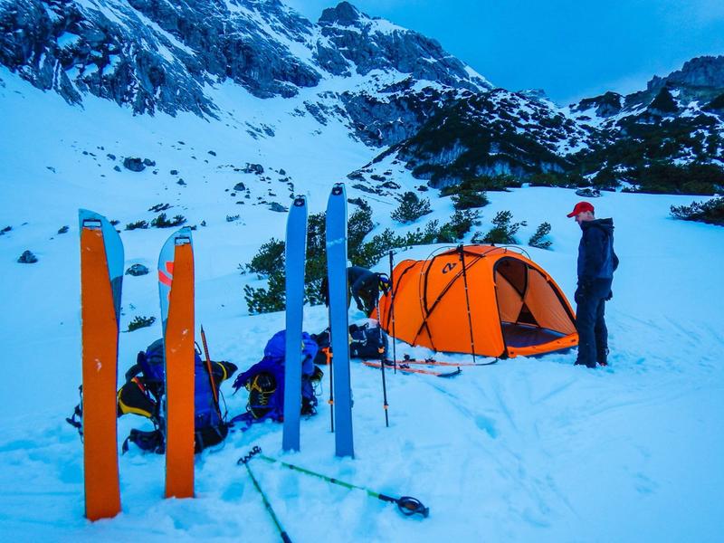 廃盤 Nemo Moki 3 NEMO Equipment Inc. Moki 3P Tent: 3-Person 4-Season - Hike