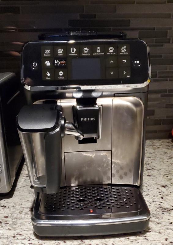 White Nespresso CitiZ & Milk Foamer | Nespresso USA