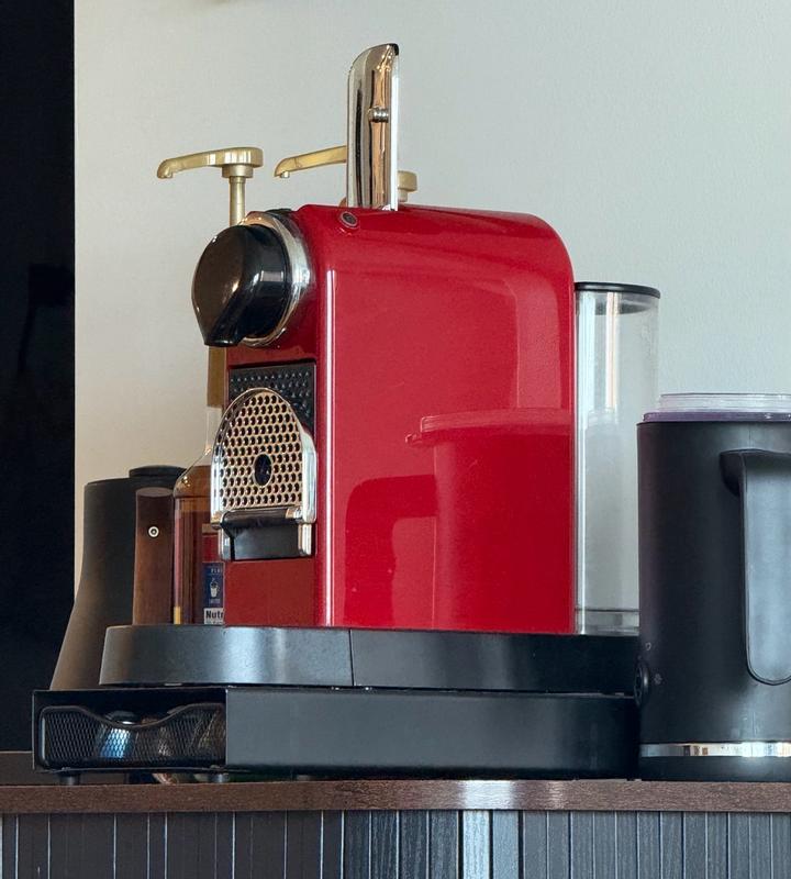 Nespresso エスプレッソマシン レッド Nespresso エスプレッソマシン 赤 - メルカリ