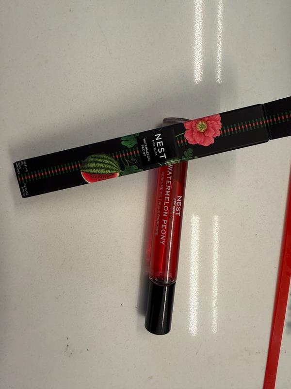 Customer photo for "Addicting, Juicy Scent, Obsessed!"