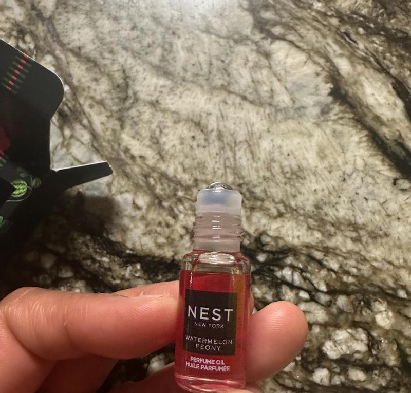 Customer photo for "Fun and fruity summer scent"
