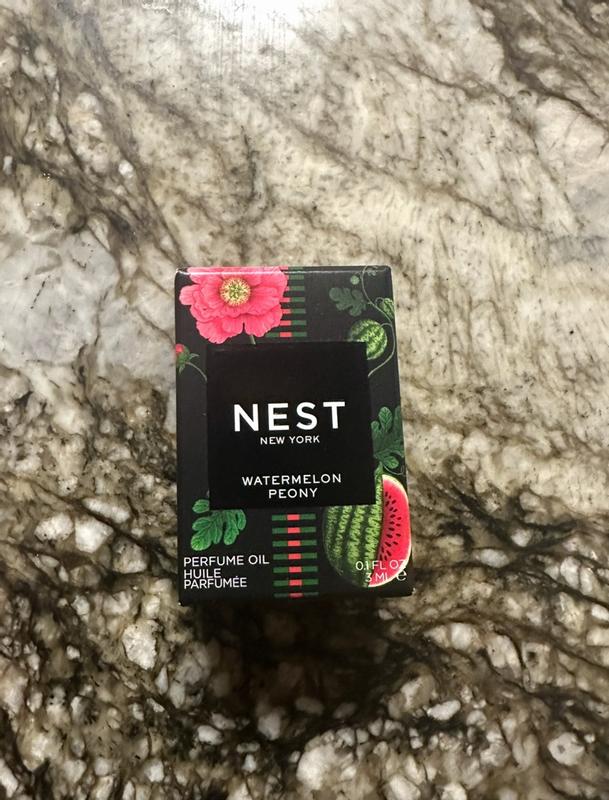 Customer photo for "Fun and fruity summer scent"