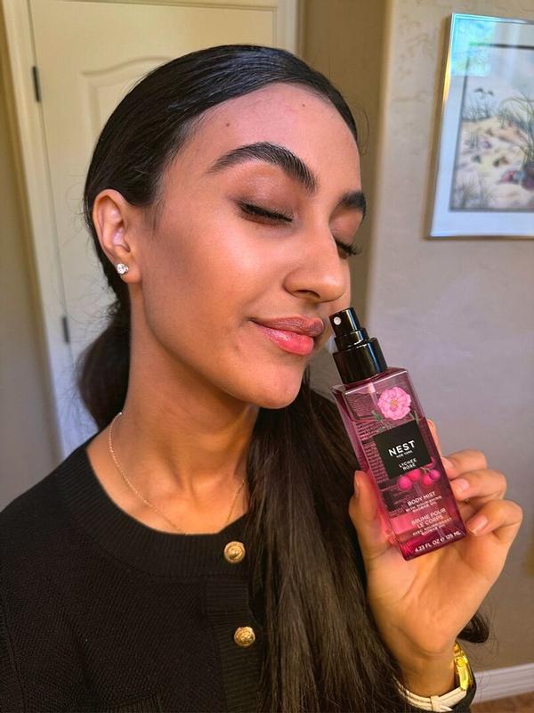 Customer photo for "Silk-Safe, Scent-Rich, and Absolutely Divine"