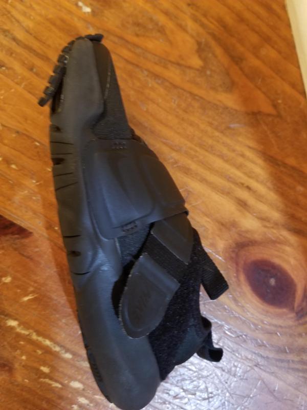 Customer photo for "Great looking sneakers with not that great quality"