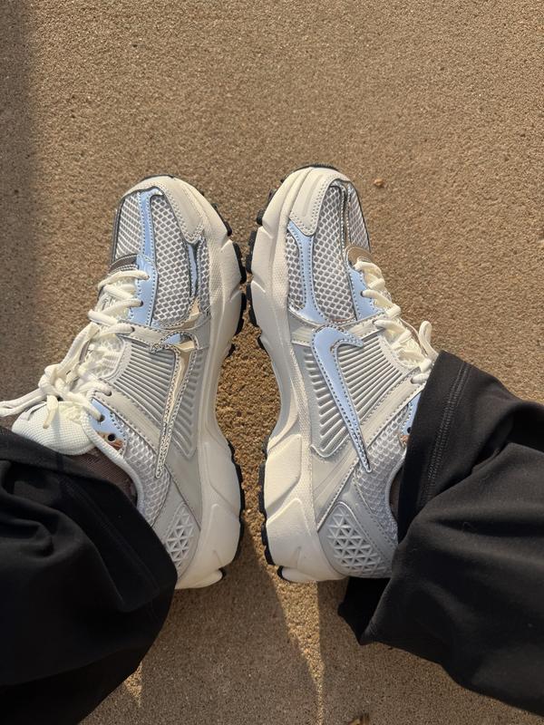 Customer photo for "Nike Vomero"