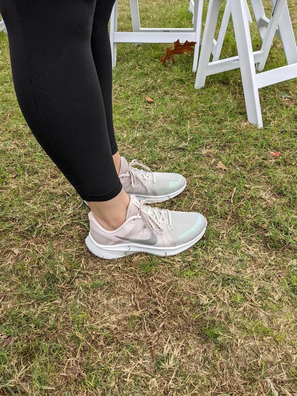 Quest 4 Premium Womens Road Running Shoes