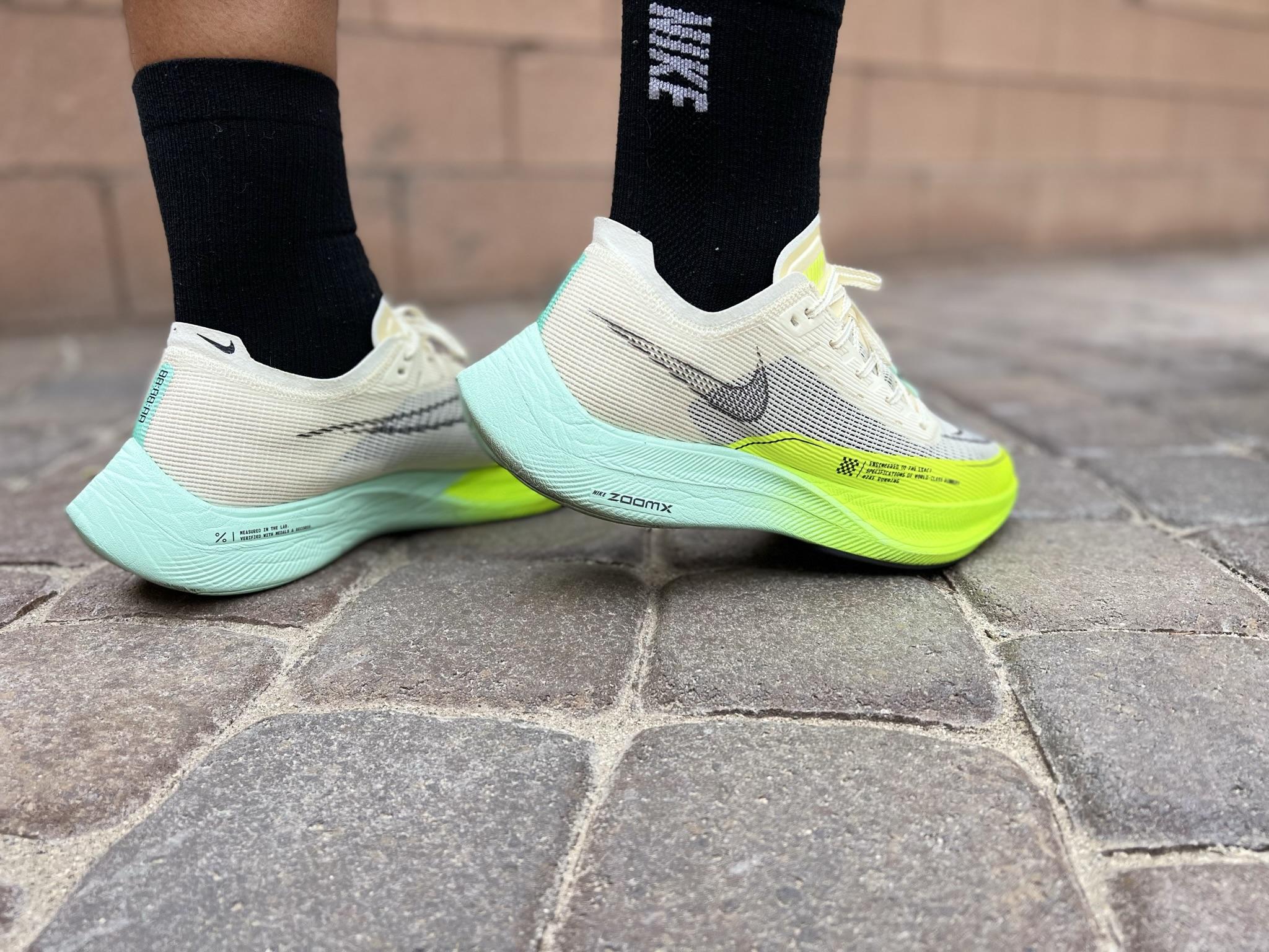 シューズ NIKE ZOOMX VAPORFLY NEXT% 2 25.5cm Cut in half: Nike ZoomX Vaporfly NEXT% 2 Review | RunRepeat