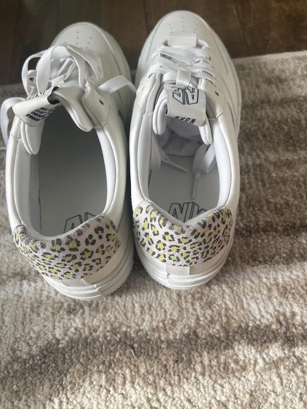 Customer photo for "Refund"