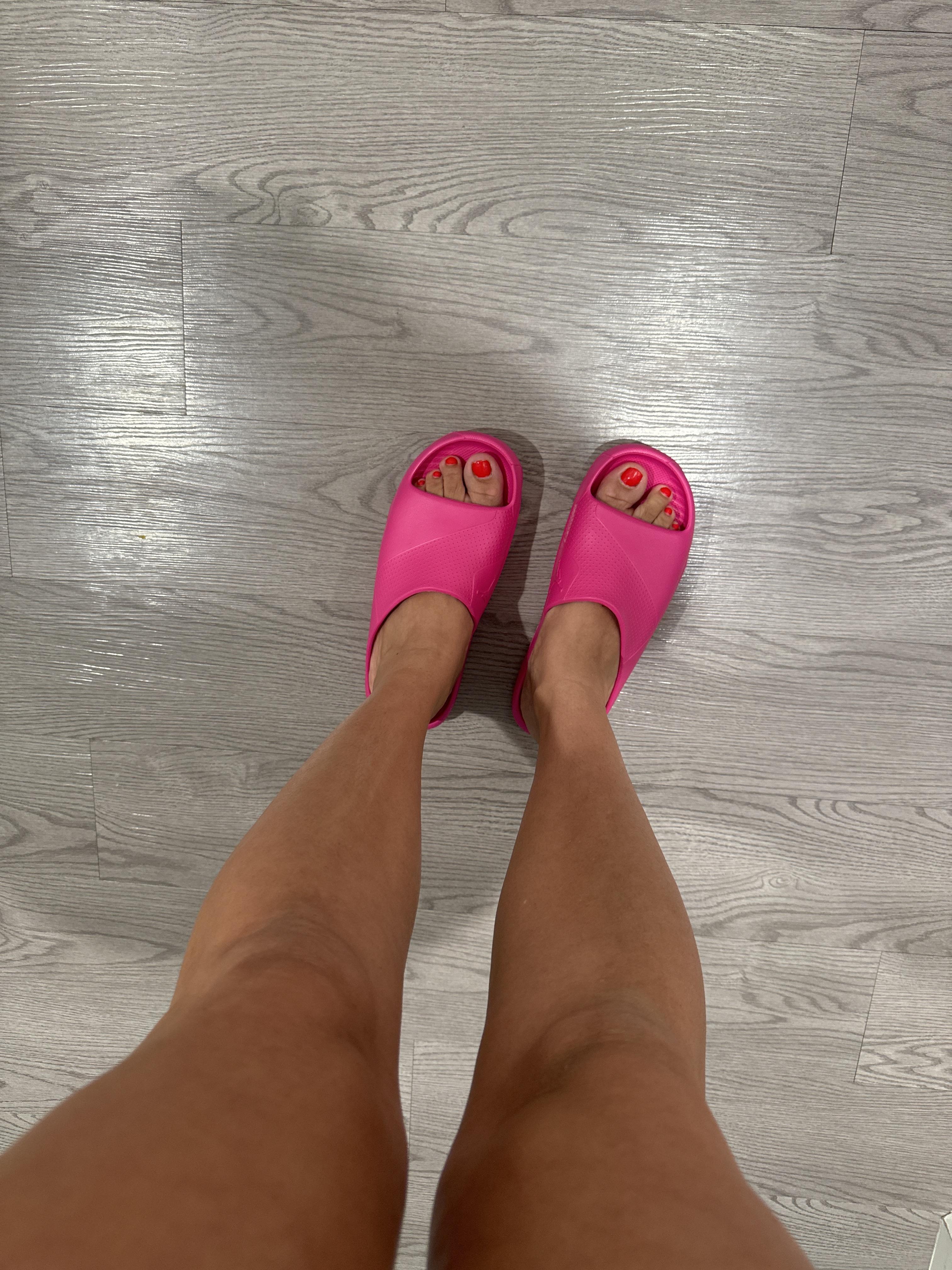 Jordan slides on feet clearance