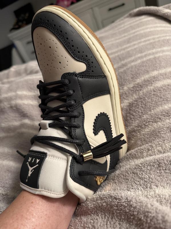 Air Jordan 1 Mid SE Women's Shoes | Dick's Sporting Goods