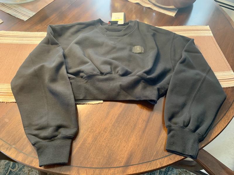 Customer photo for "Jordan Flight Fleece Women's Cropped Sweatshirt"