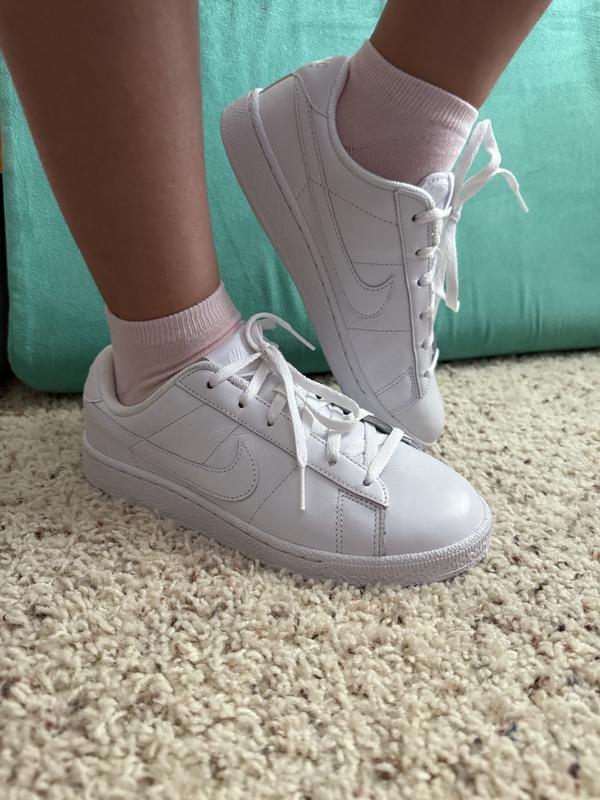 Customer photo for "stylish, versatile, a 10/10"