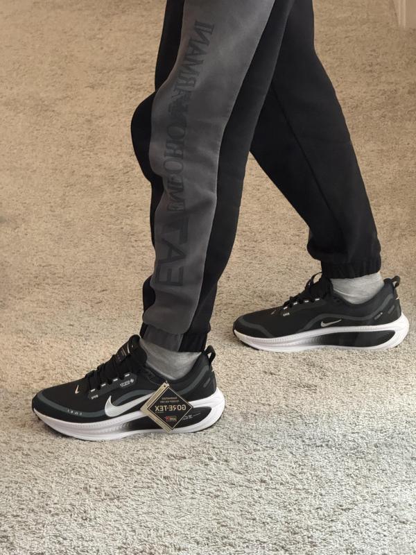 Customer photo for "tight and narrow"