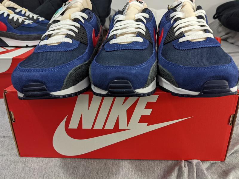 Toe box pushed in. Poor quality.