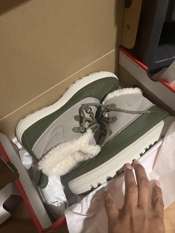 Cute but crazy narrow:(