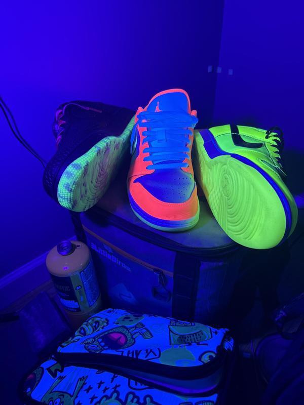 Customer photo for "Bottom should actually glow in the dark"