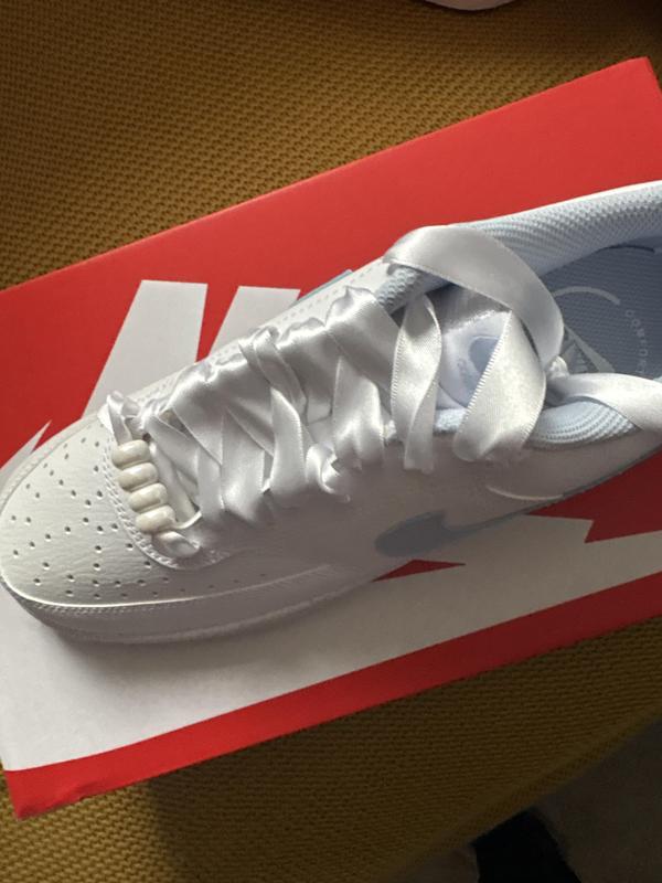 Weird laces