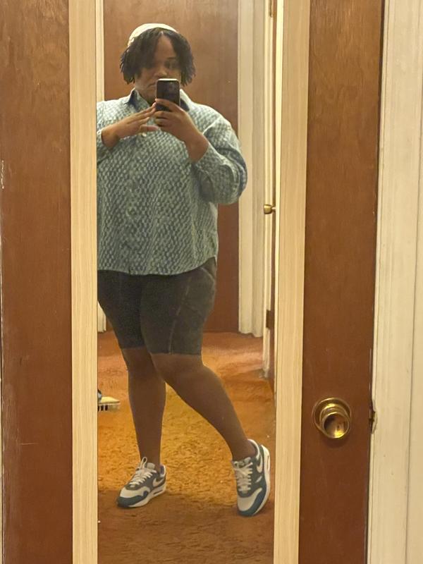 Customer photo for "Wow Air Max 1 SC"