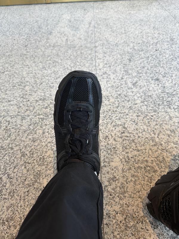 Customer photo for "Great sneakers"