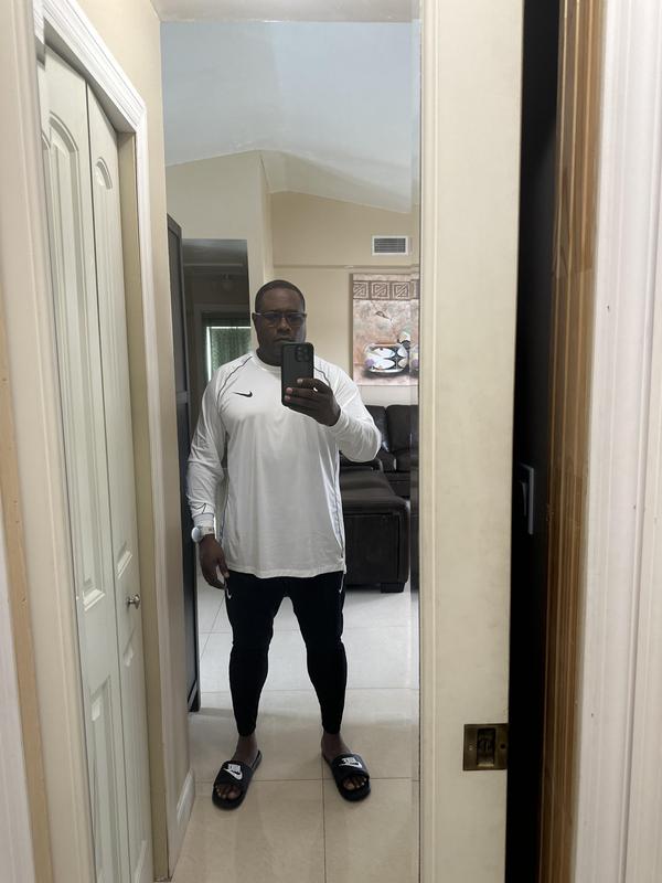 This is a xxl size because I wanted a loose fit but I believe they run small