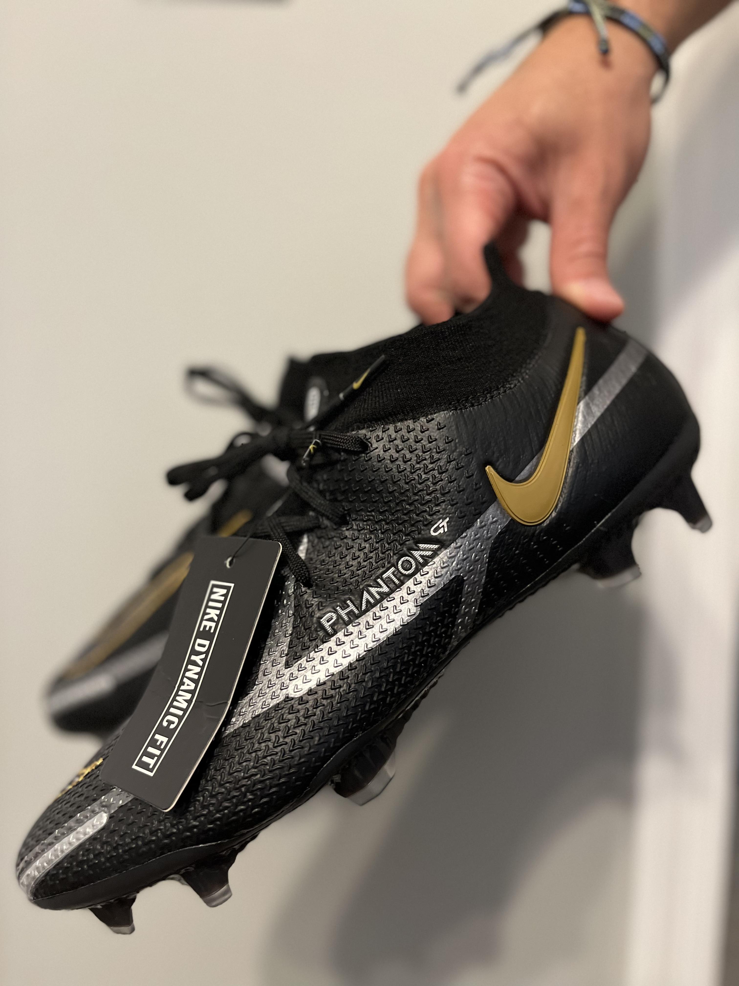 Nike Phantom GT2 Elite Dynamic Fit FG Soccer Cleats | Dick's