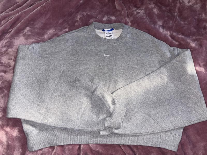 Customer photo for "Crop crew neck"