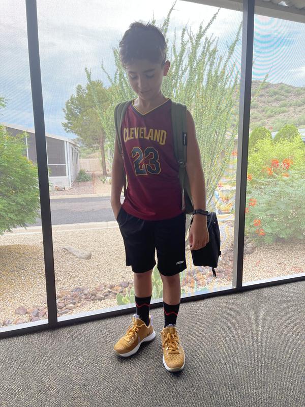 Great looking shoes! Comfortable, and a great price