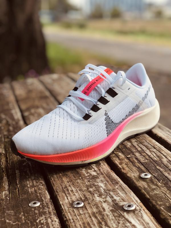 Customer photo for "flying by with red wings of Pegasus 38"
