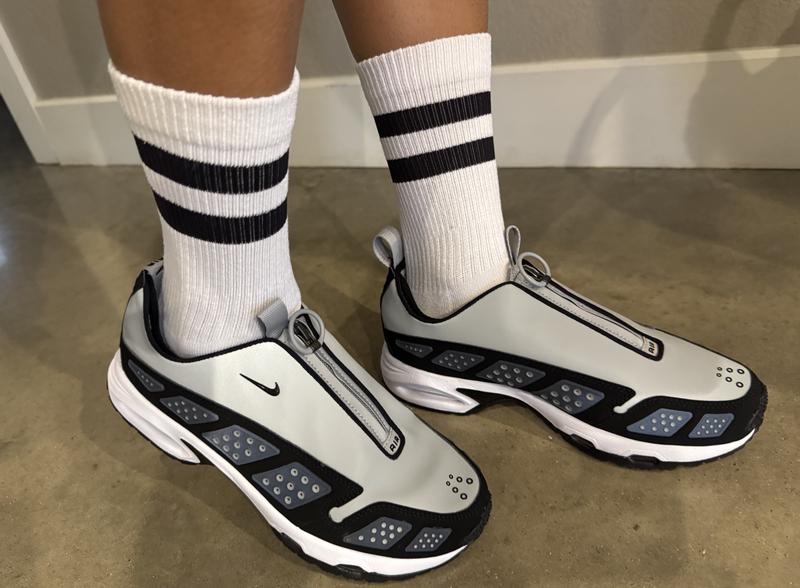 Customer photo for "Women’s Nike SNDR"