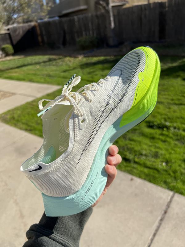 Nike ZoomX Vaporfly Next% 2  display picture 3