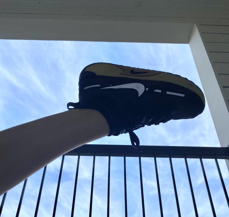 Customer photo for "Versatile, sleek, and supportive: a perfect blend of style and performance"