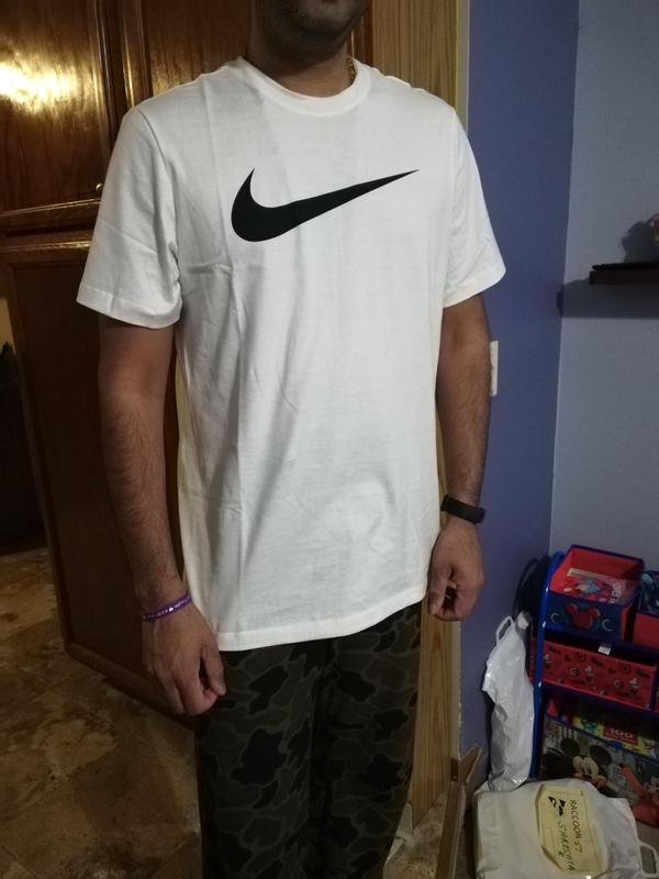 Nike Sportswear Swoosh shirt