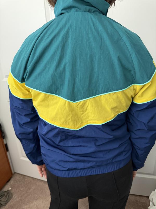 Customer carousel item 12.