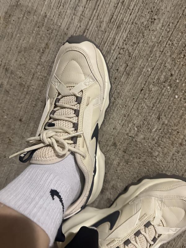 Customer photo for "Disappointment, uncomfortable"