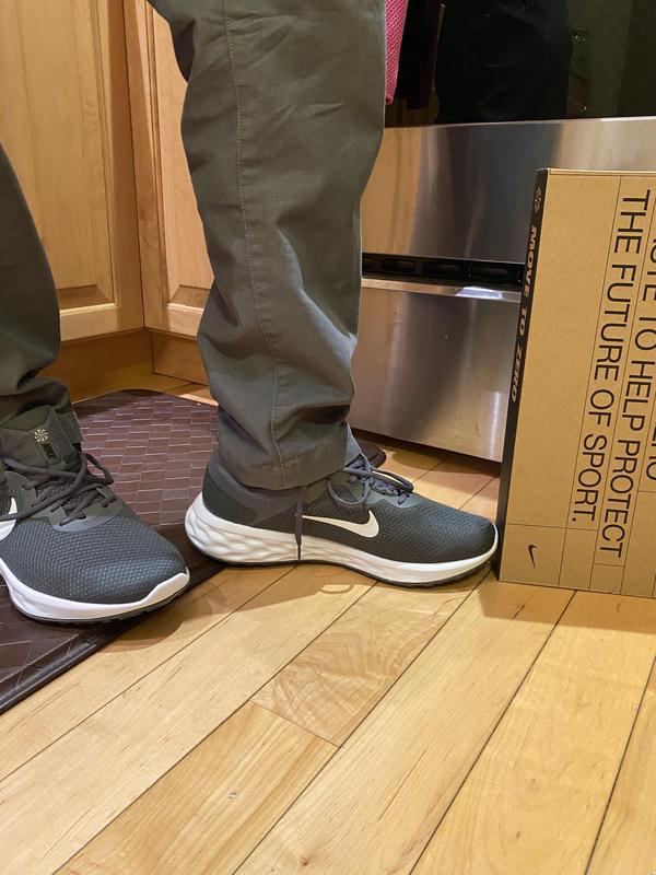 Nike Revolution 6 Running Shoes