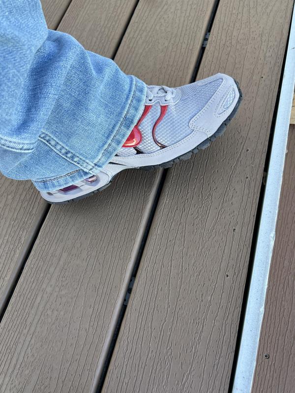 Looks good with jeans or shorts. Keeps my jeans from dragging which is the best thing ever.