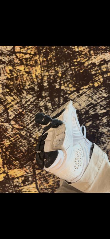 Customer photo for "Faulty shoes"