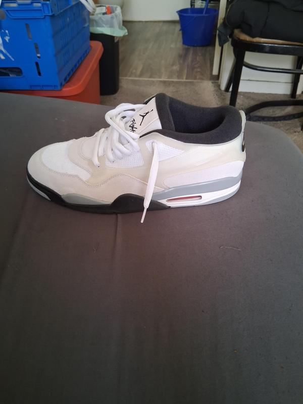 Customer photo for "Great all around casual athletic shoe"