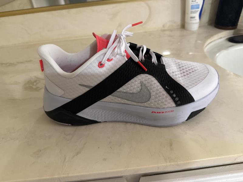 Customer photo for "I would not recommend the shoe for anyone that  runs or lifts"