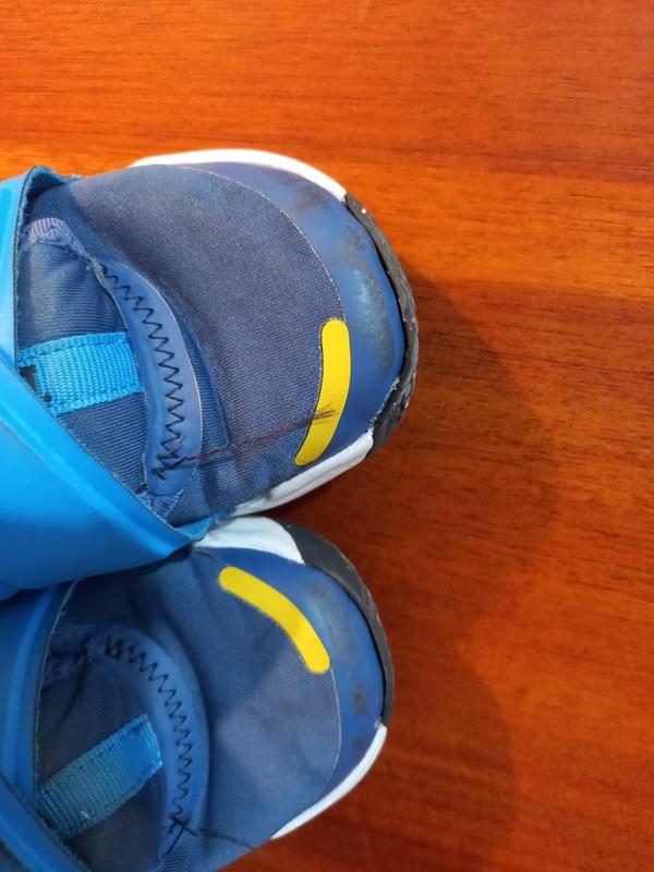 Customer photo for "Practical shoe but poor quality."