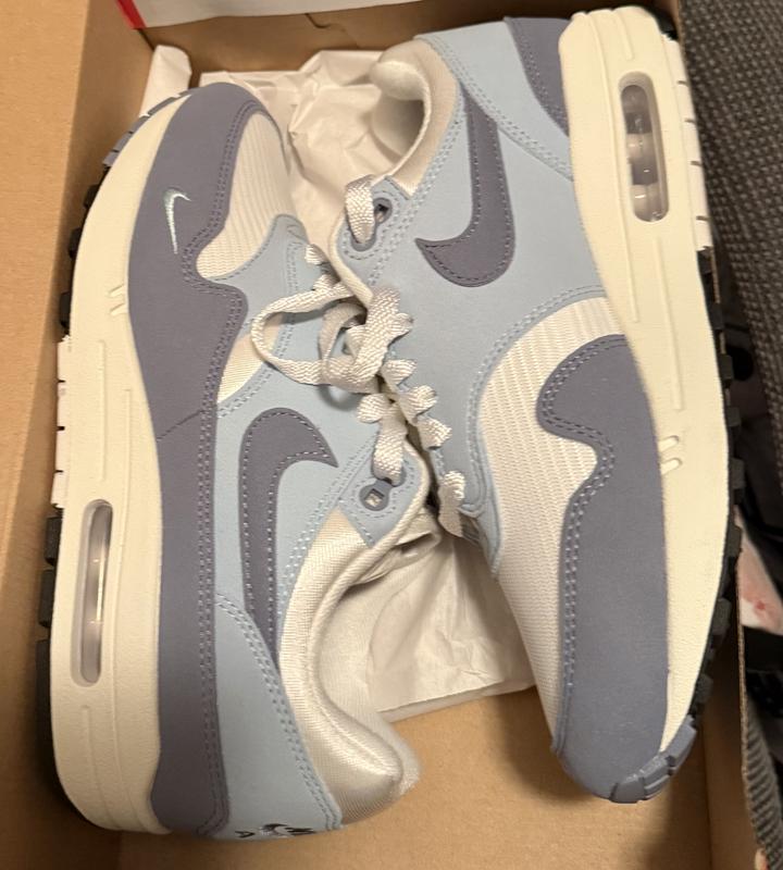 Customer photo for "Nike"