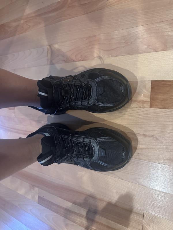 Customer photo for "90s Retro inspired runners"