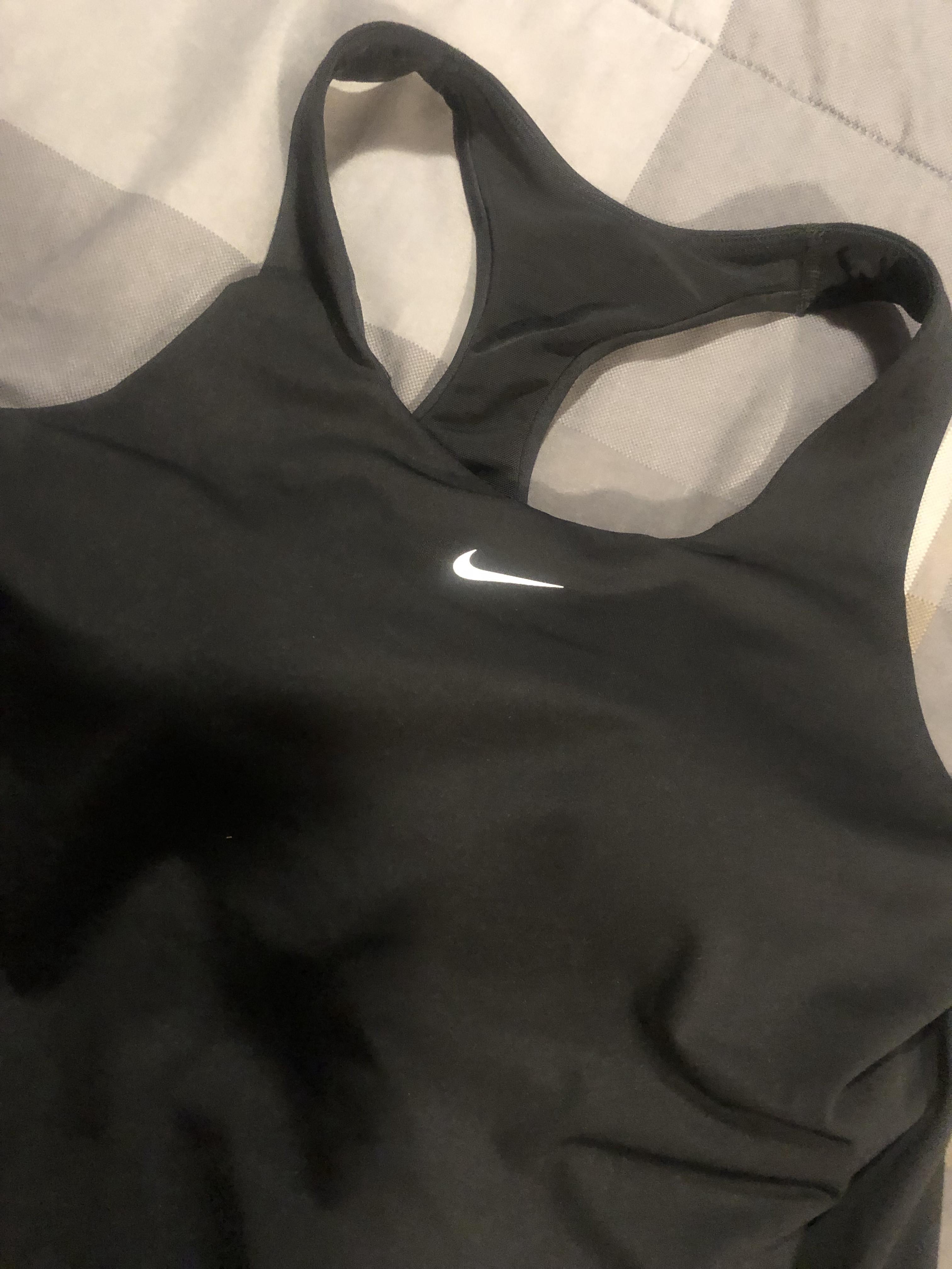 Nike dri fit tank with built in bra best sale