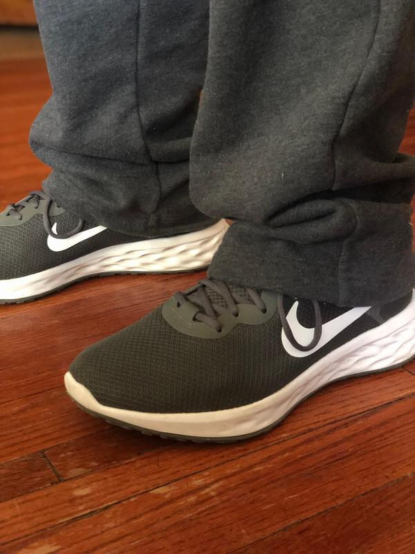 Nike Revolution 6 Running Shoes