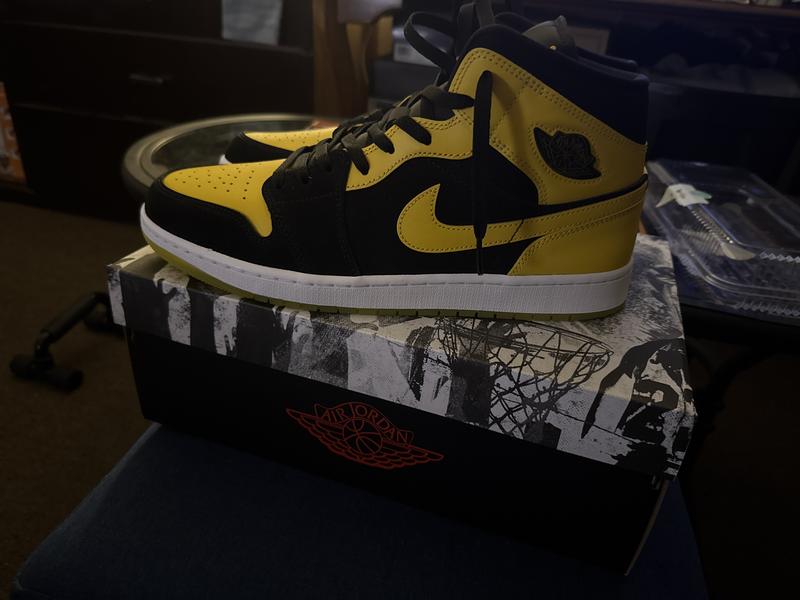 シューズ(男性用) NIKE Air Jordan 1 varsity maize Nike Dunk High Varsity Maize Size 15. CZ8149-002 Black